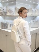 Rucsac femei din piele fibră, mediu, imprimeu floral, alb - Karen Juta