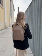 Rucsac femei din piele fibră, mediu, imprimeu floral, alb - Karen Juta
